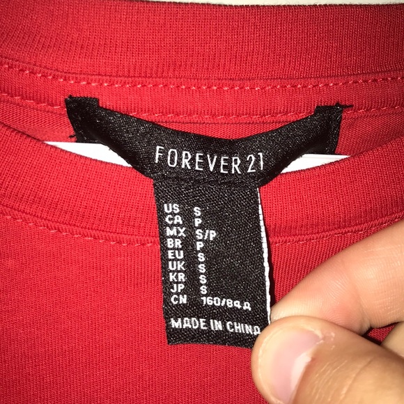 red T-shirt - Picture 3 of 3